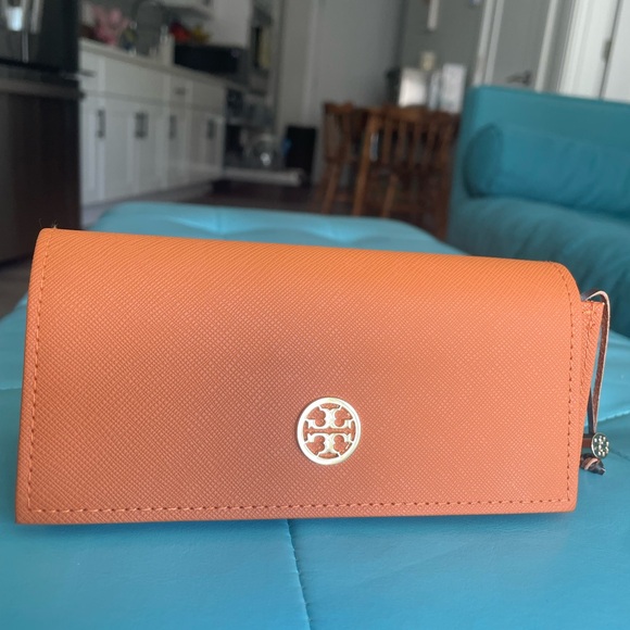 TORY BURCH CAT EYE SUNGLASSES GREAT CONDITION - Picture 12 of 12